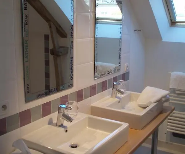 D'hotes Les Chaufourniers Bed & Breakfast